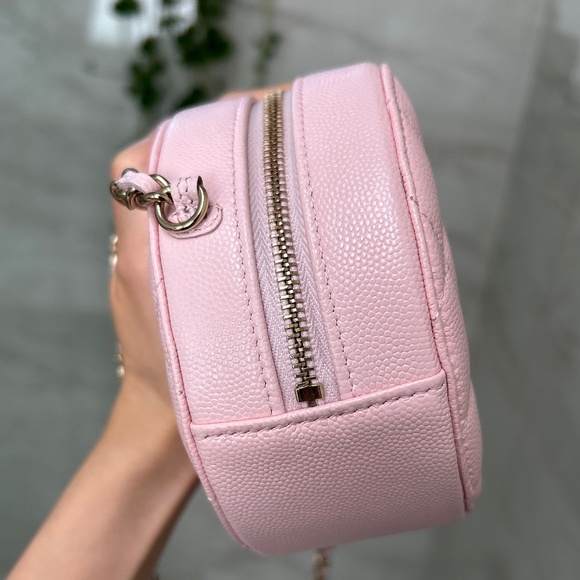 Chanel round clutch with chain - Picture 3 of 9